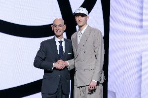 广撒网！篮网四个首轮秀完成夏联首秀 各出手5次&amp;合计20中6