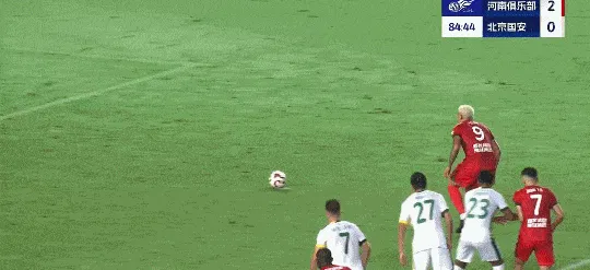 卡多索主罚点球，皮球直钻死角，河南2-0