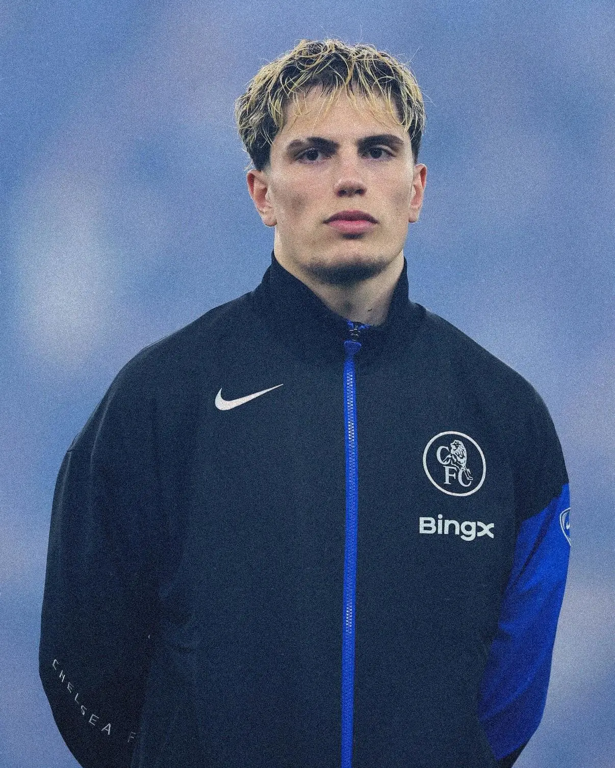 开云官网-加纳乔社媒晒与若昂-佩德罗合影：多么棒的球队啊！