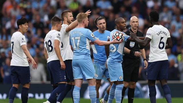 开云体育官网-首战输球只为给标王练级？瓜帅一块石头上绊倒3次